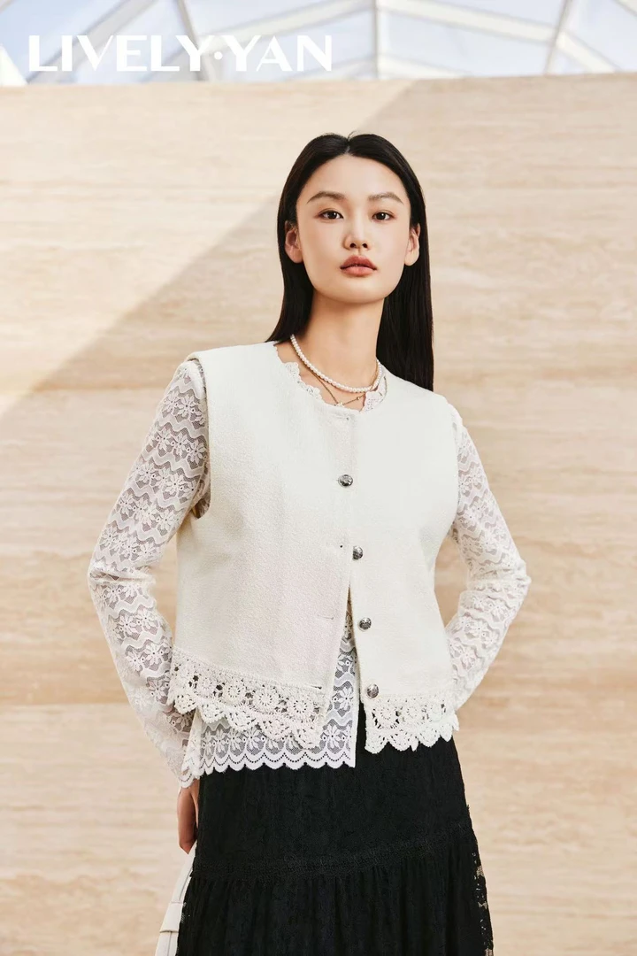 精致百搭珍珠白马甲