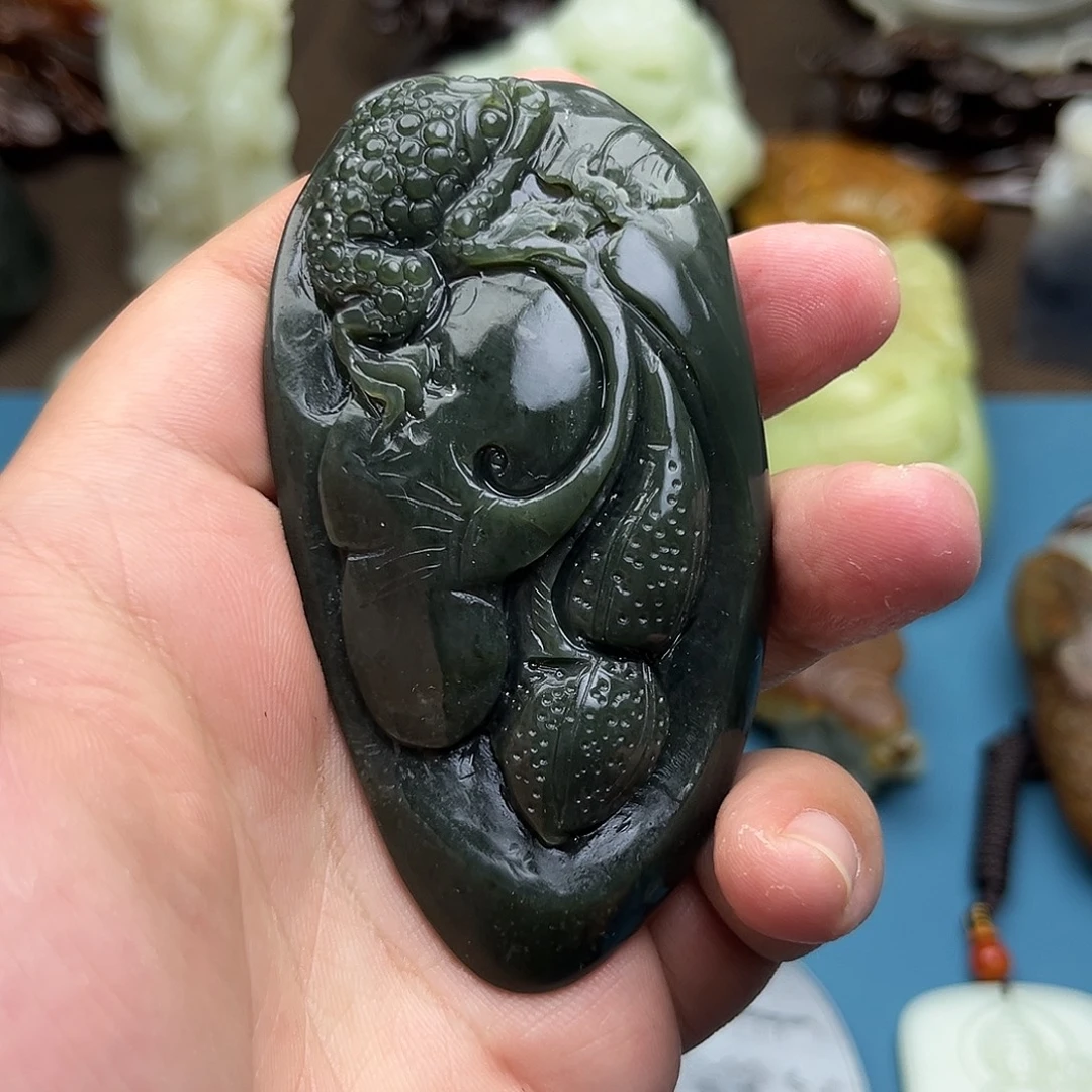 和田玉未镶嵌颈饰