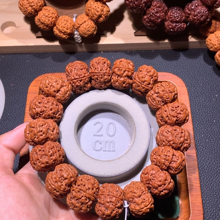 金刚菩提手串23+平头纽扣梅花