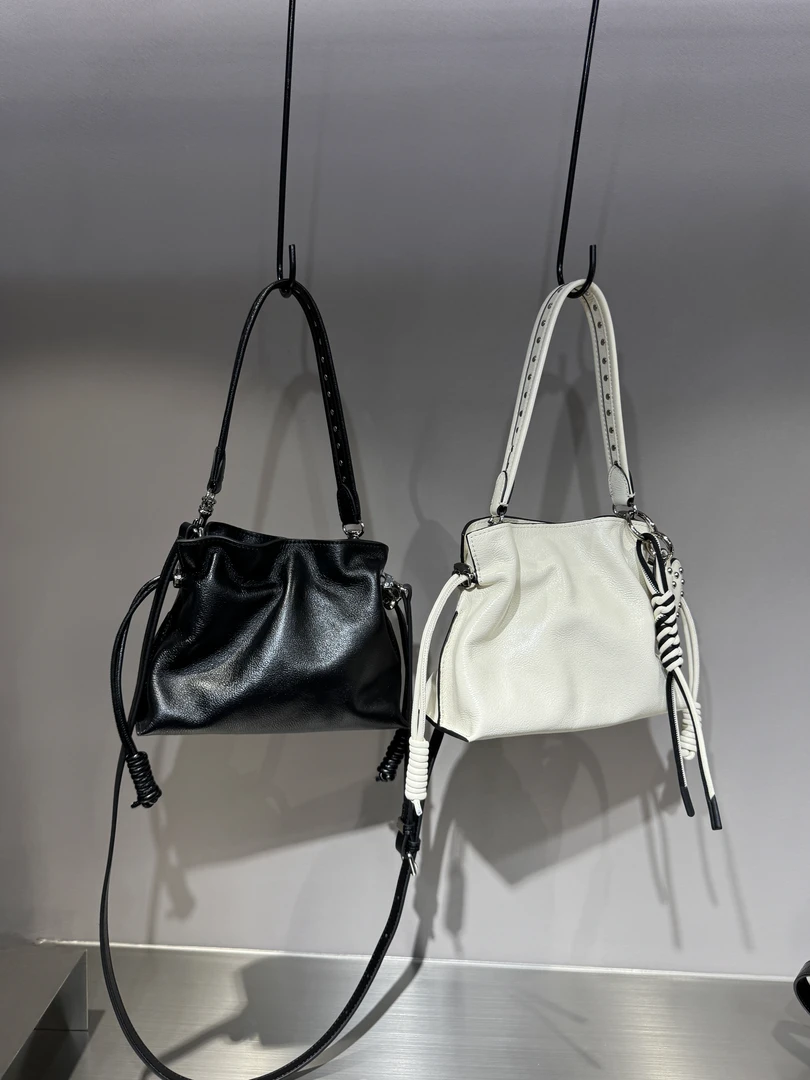 小众设计头层牛皮抽绳福袋包手提斜挎包包