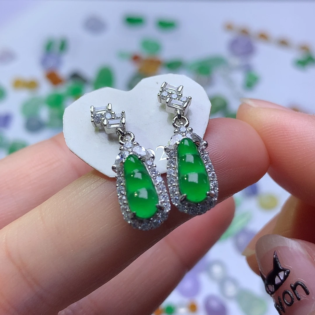 翡翠未镶嵌颈饰豆