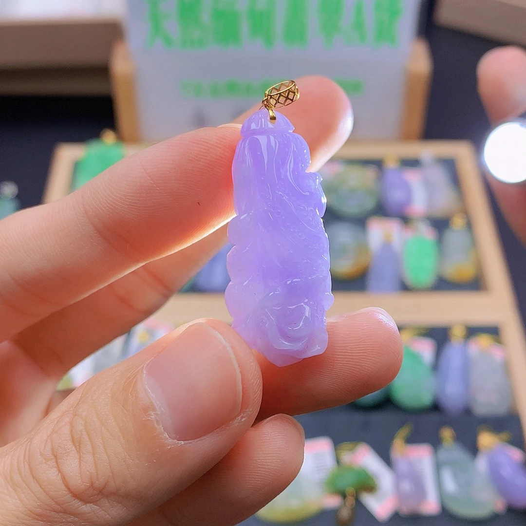 翡翠18K金镶嵌颈饰翡翠