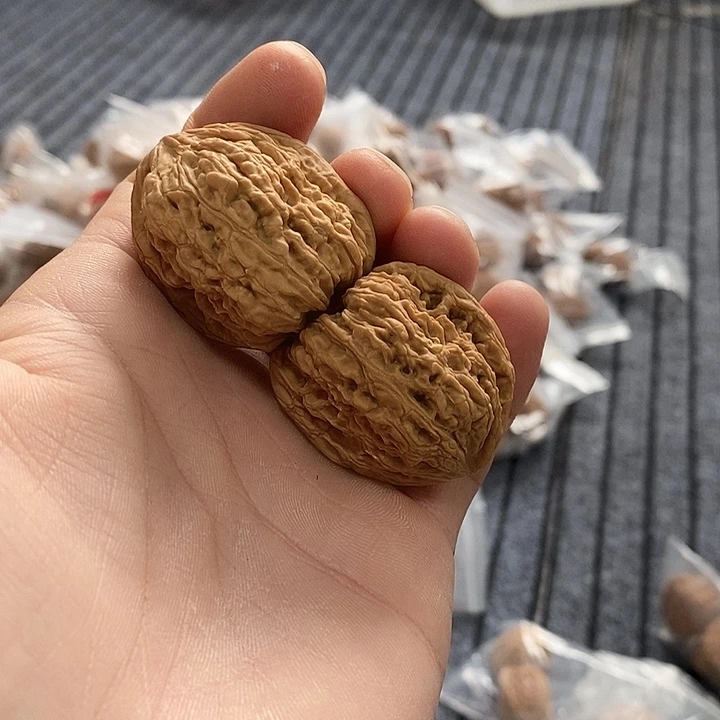 金***城核桃手串/手链36全品南疆石，有黄，放漏
