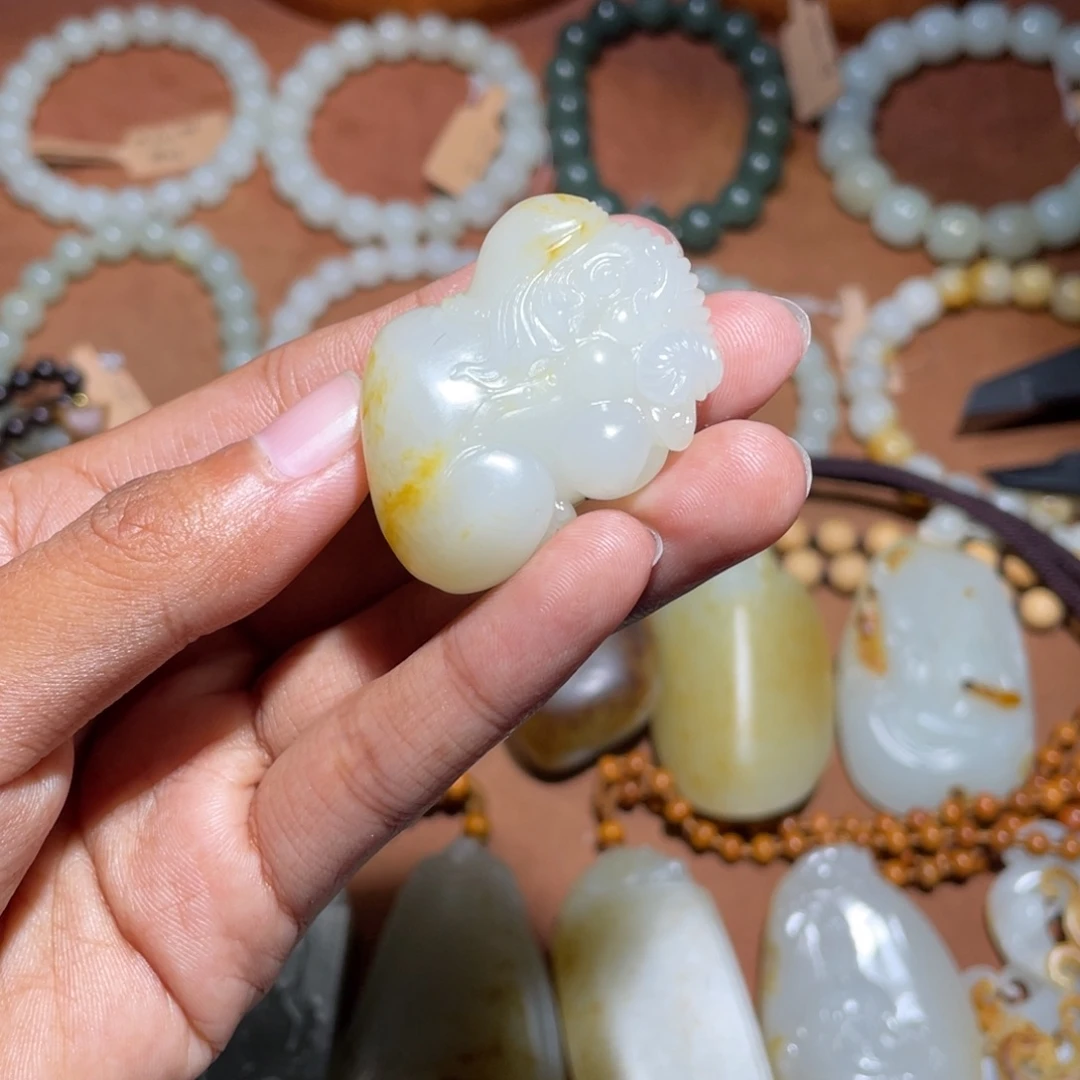 和田玉未镶嵌挂件