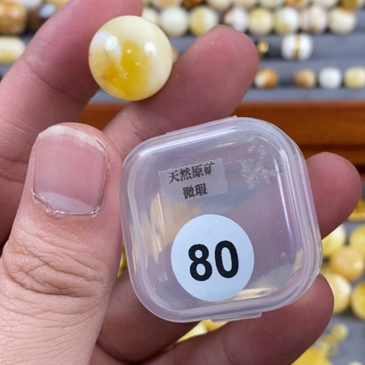 未镶嵌琥珀珠宝奇石