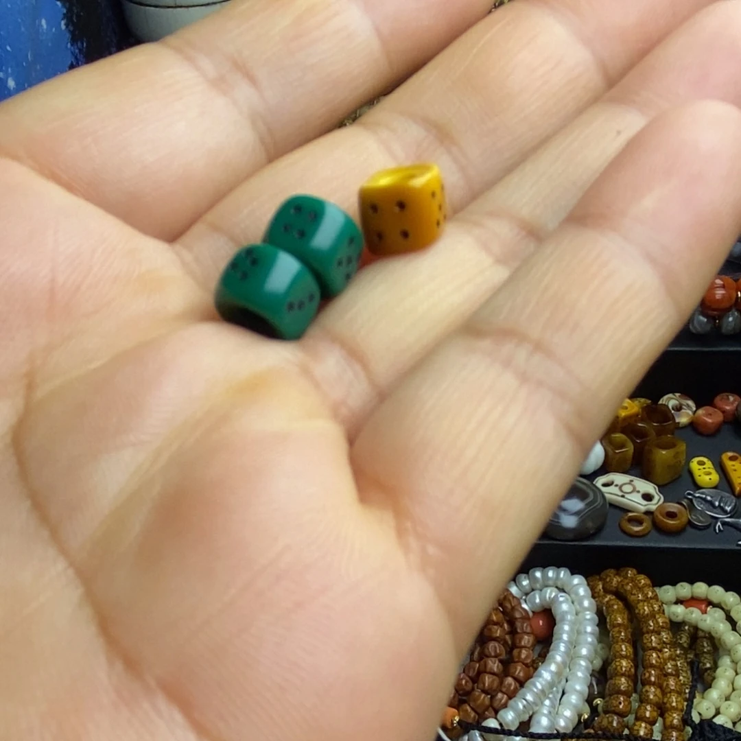 手串/手链贝壳华*……………………………………