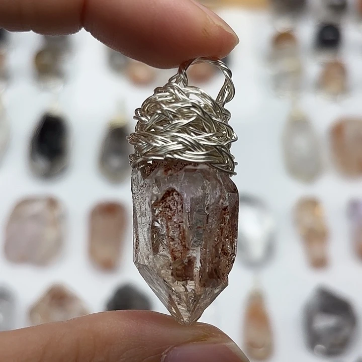 颈饰水晶未镶嵌巴基斯坦红泥闪灵钻46mm+