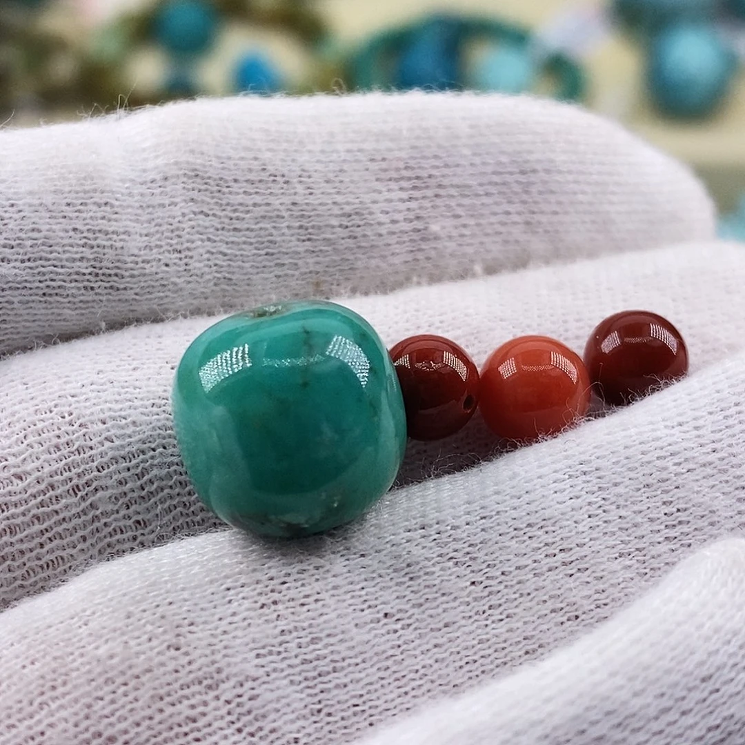 南红玛瑙未镶嵌珠宝奇石