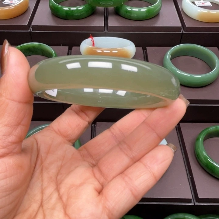 和田玉未镶嵌手镯60/61