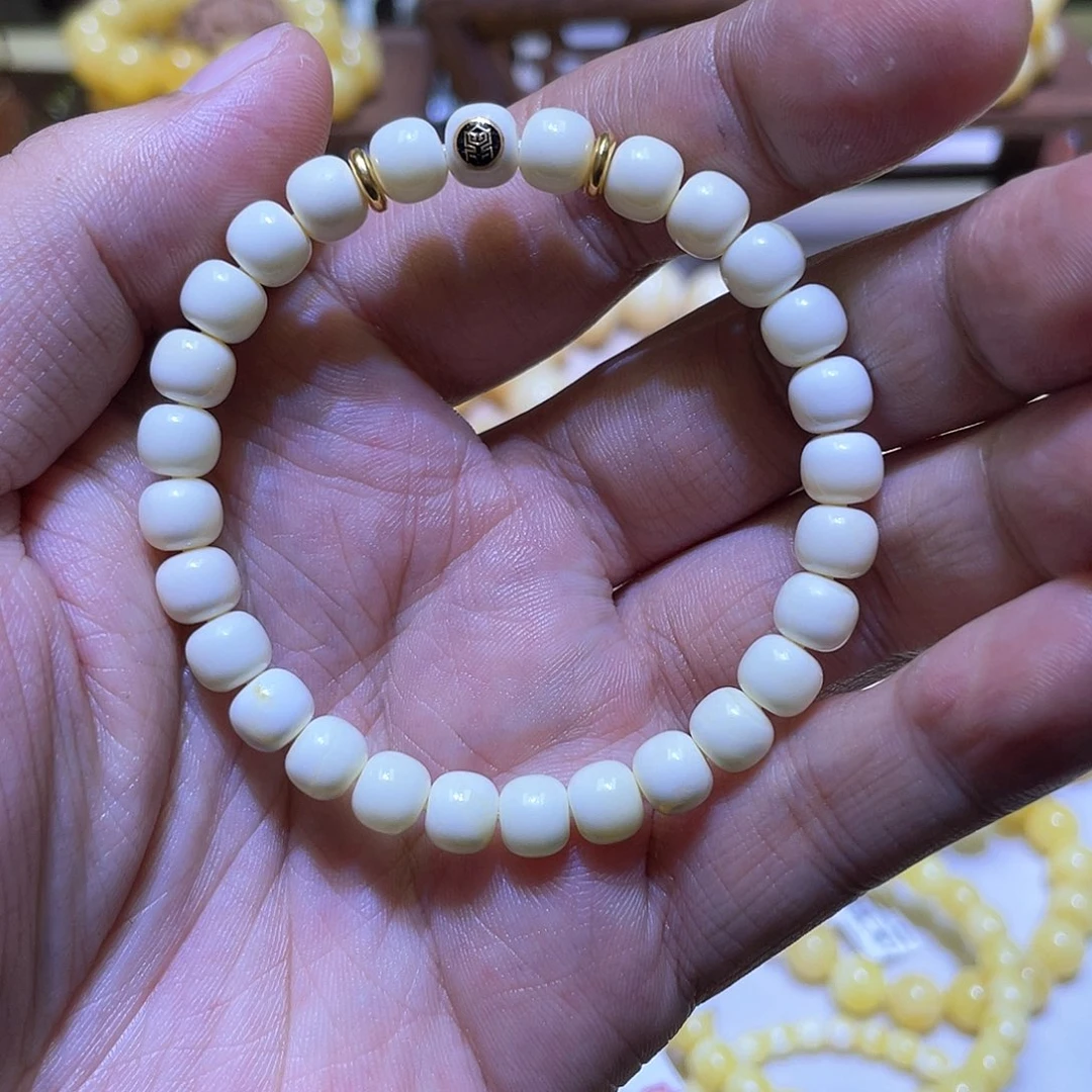 蜜蜡手串18K金镶嵌7mm瓷白毕业