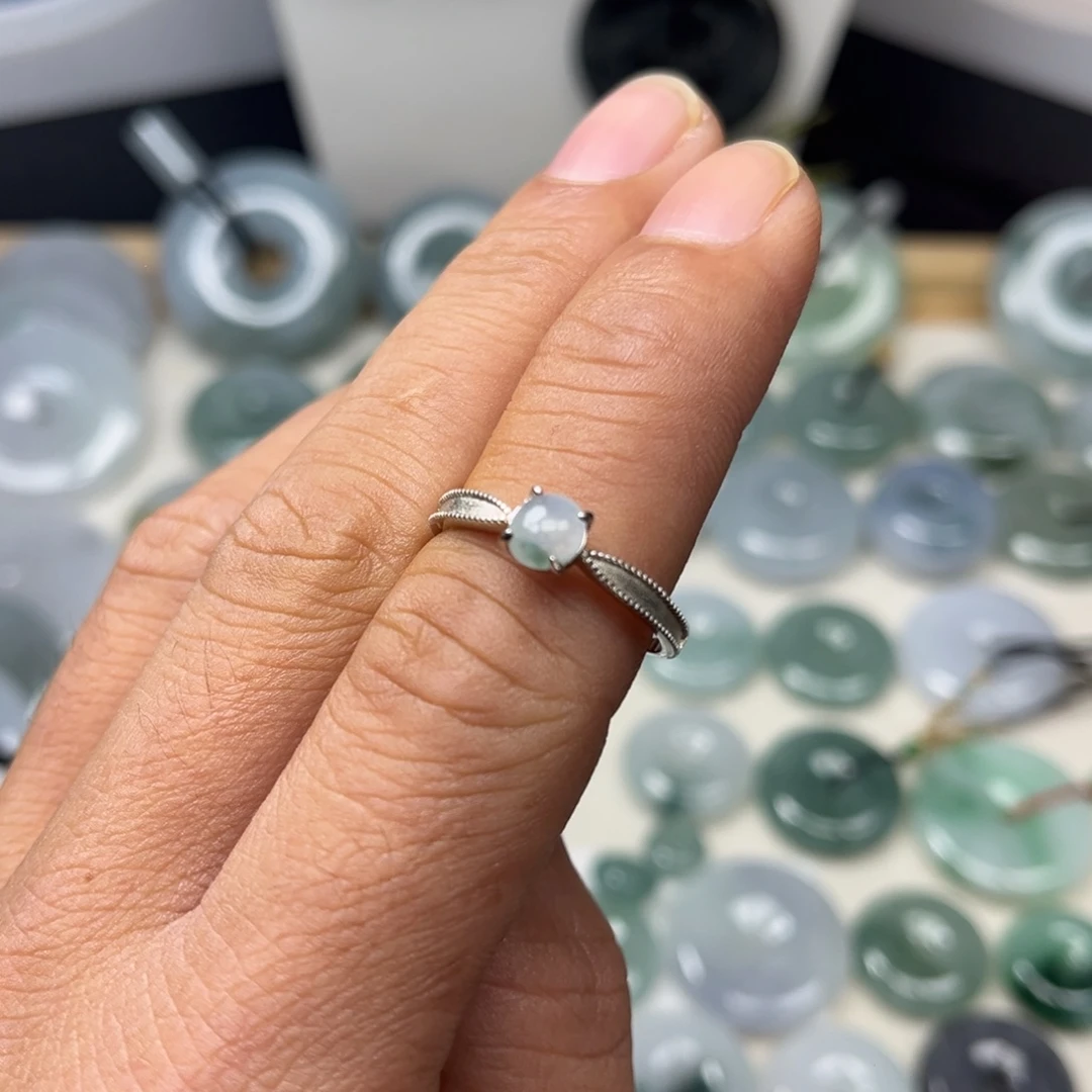 翡翠未镶嵌戒指翡翠