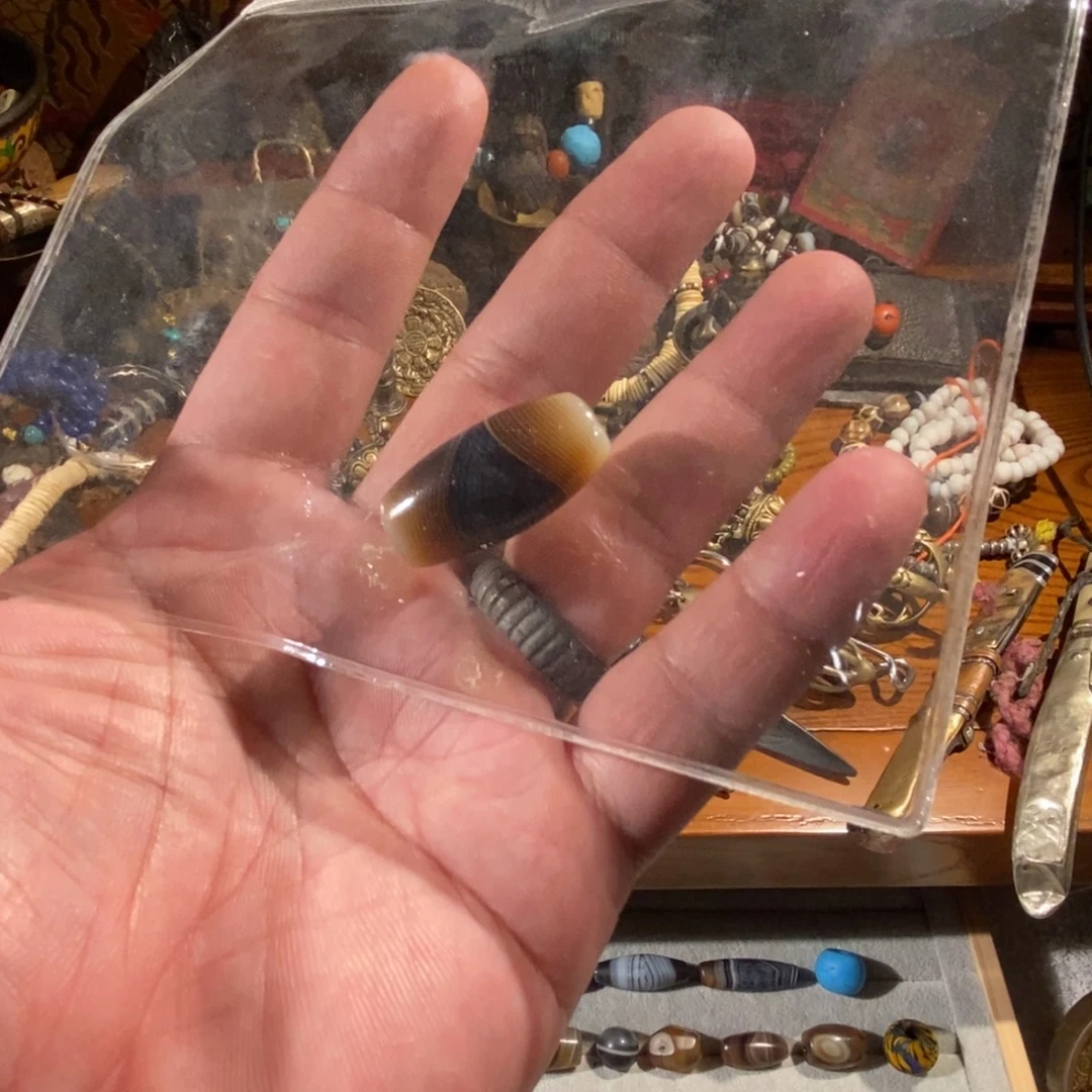 勇***前树脂制品蓝沁缠丝眼一个