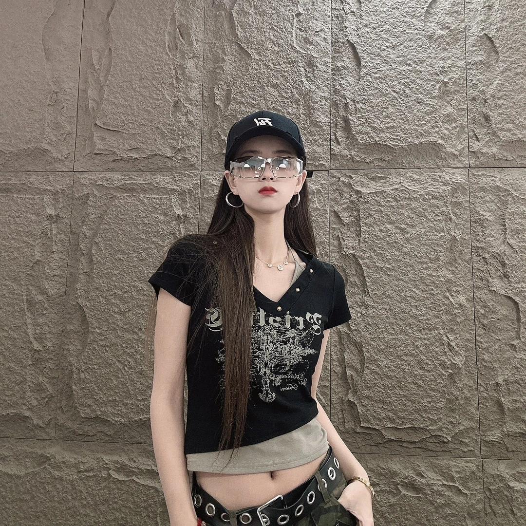 DL8815美式辣妹性感V领短袖T恤修身显瘦百搭短款上衣甜辣妹夏时尚