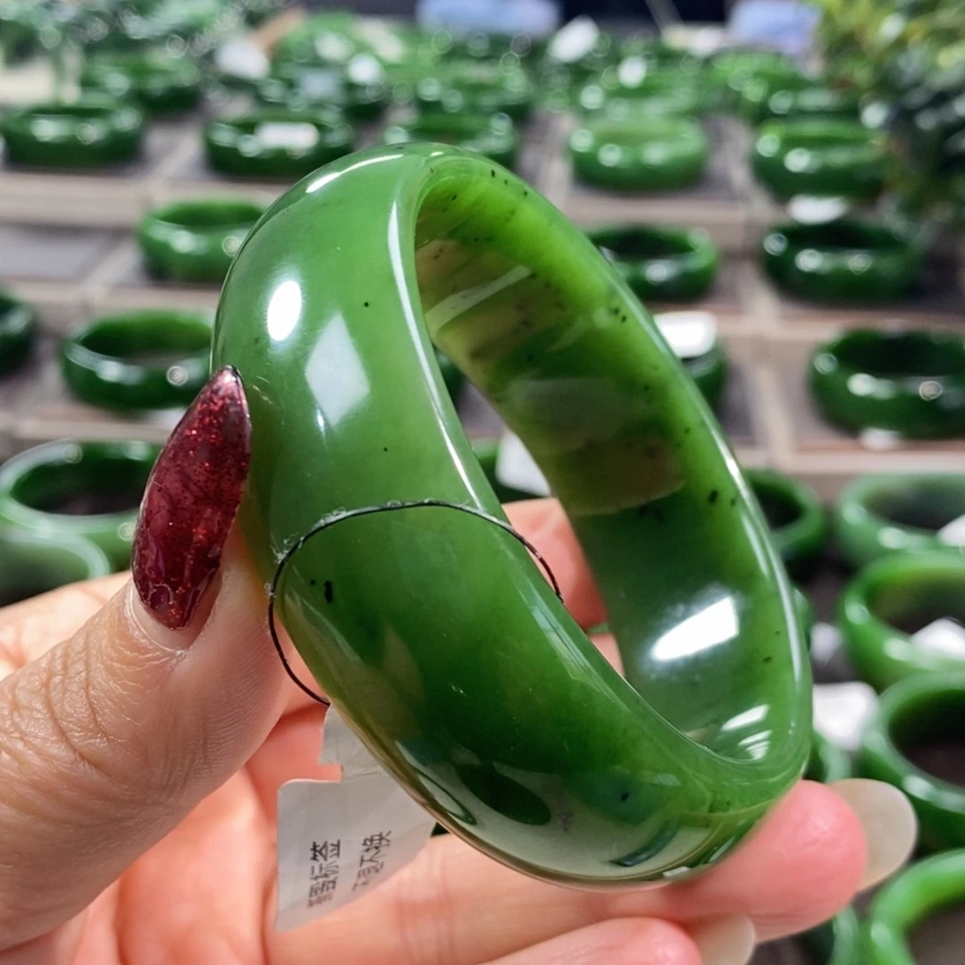 幸***羊和田玉（碧玉）手镯未镶嵌