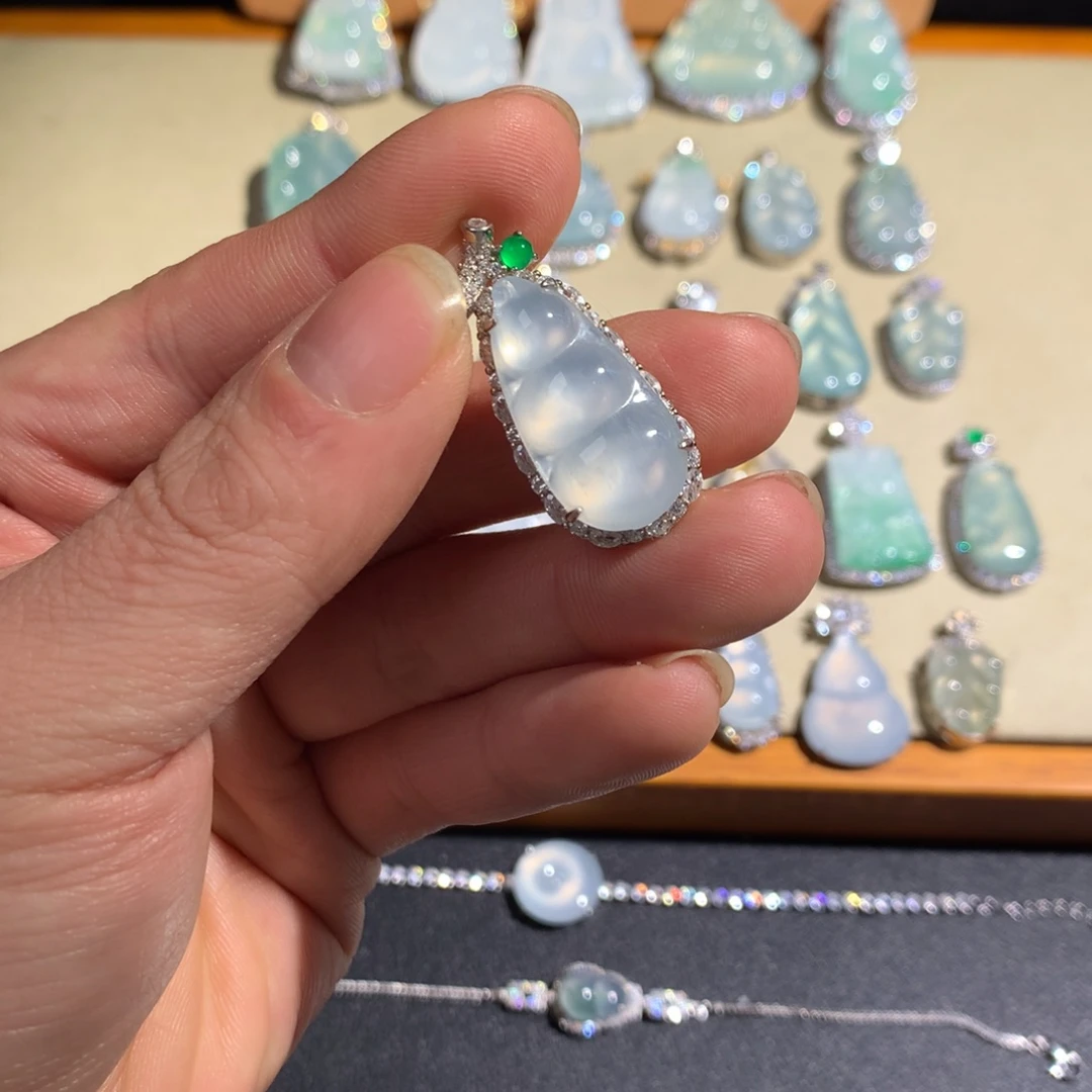 每****翡翠银S925镶嵌颈饰