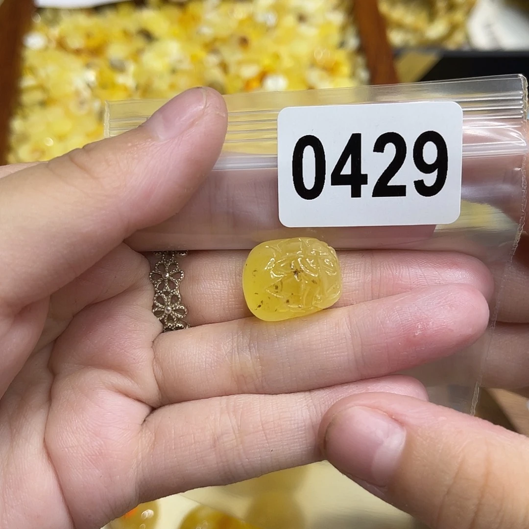 琥珀未镶嵌珠宝奇石