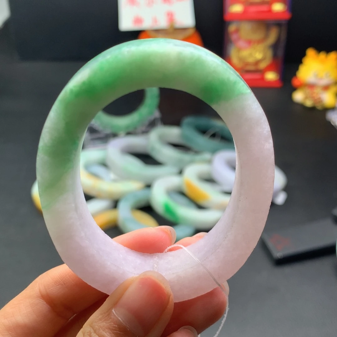翡翠手镯未镶嵌手镯