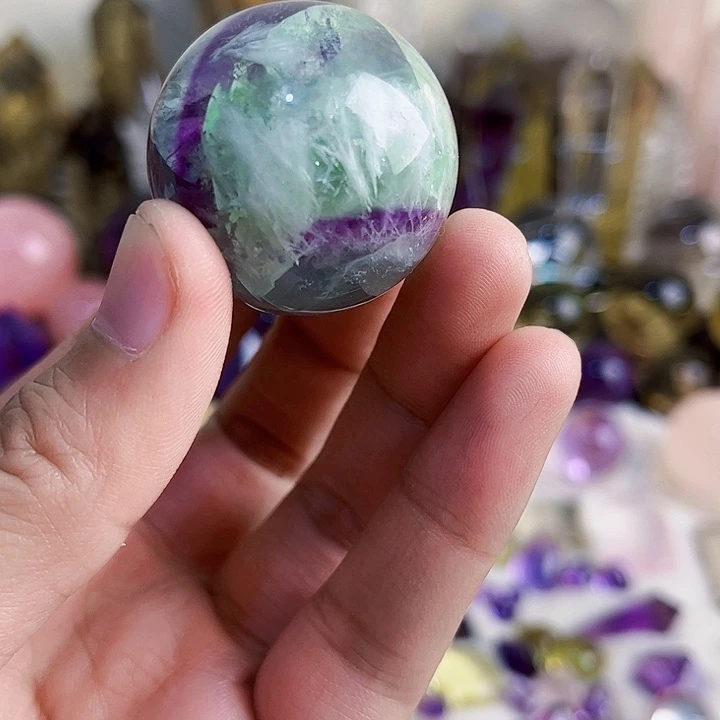 未镶嵌颈饰水晶球