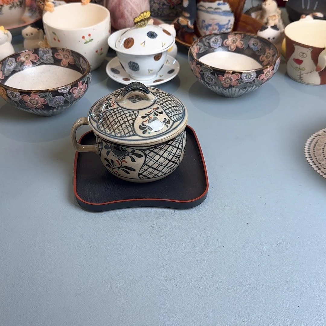 茶盏在这部影片当中饰上