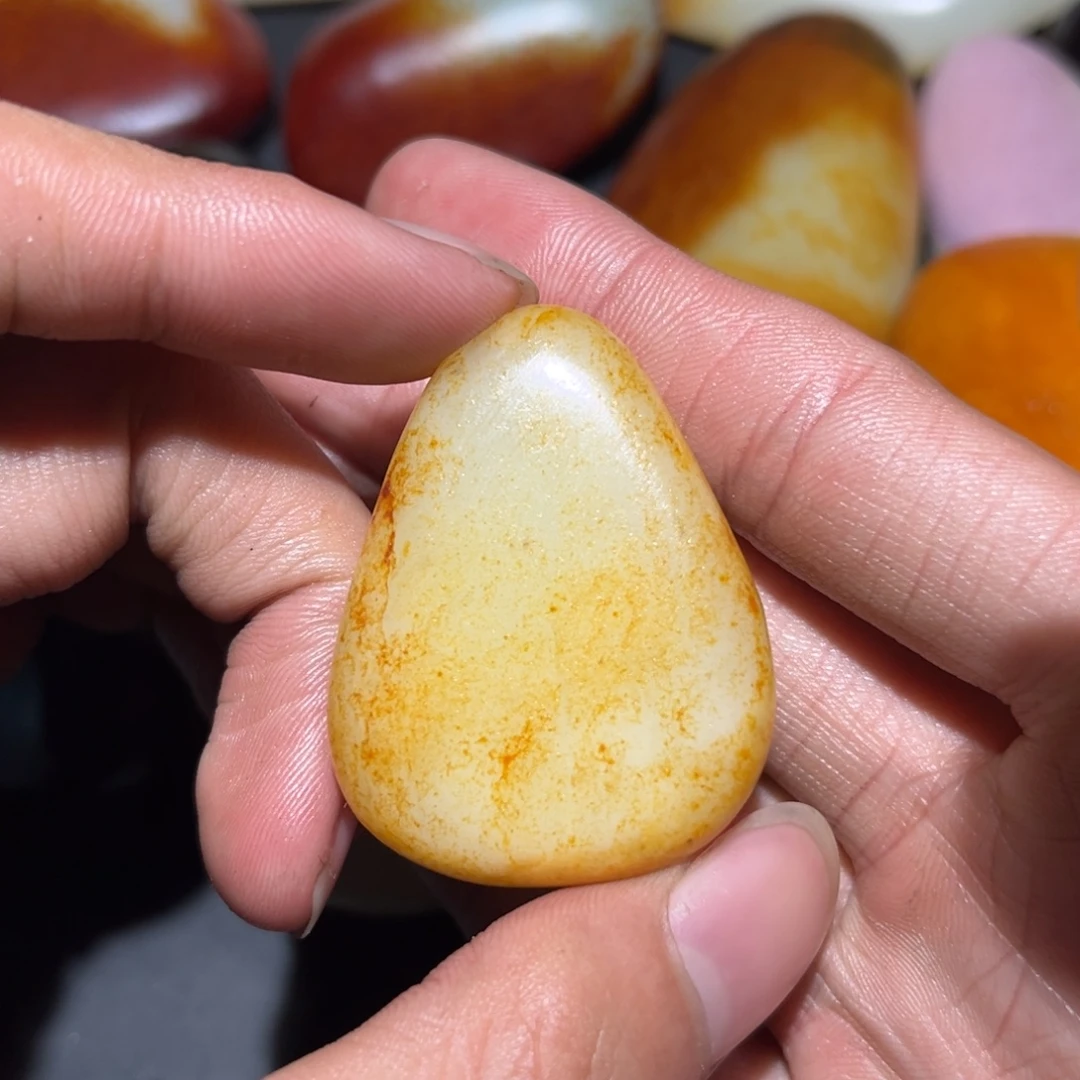 和田玉未镶嵌珠宝奇石