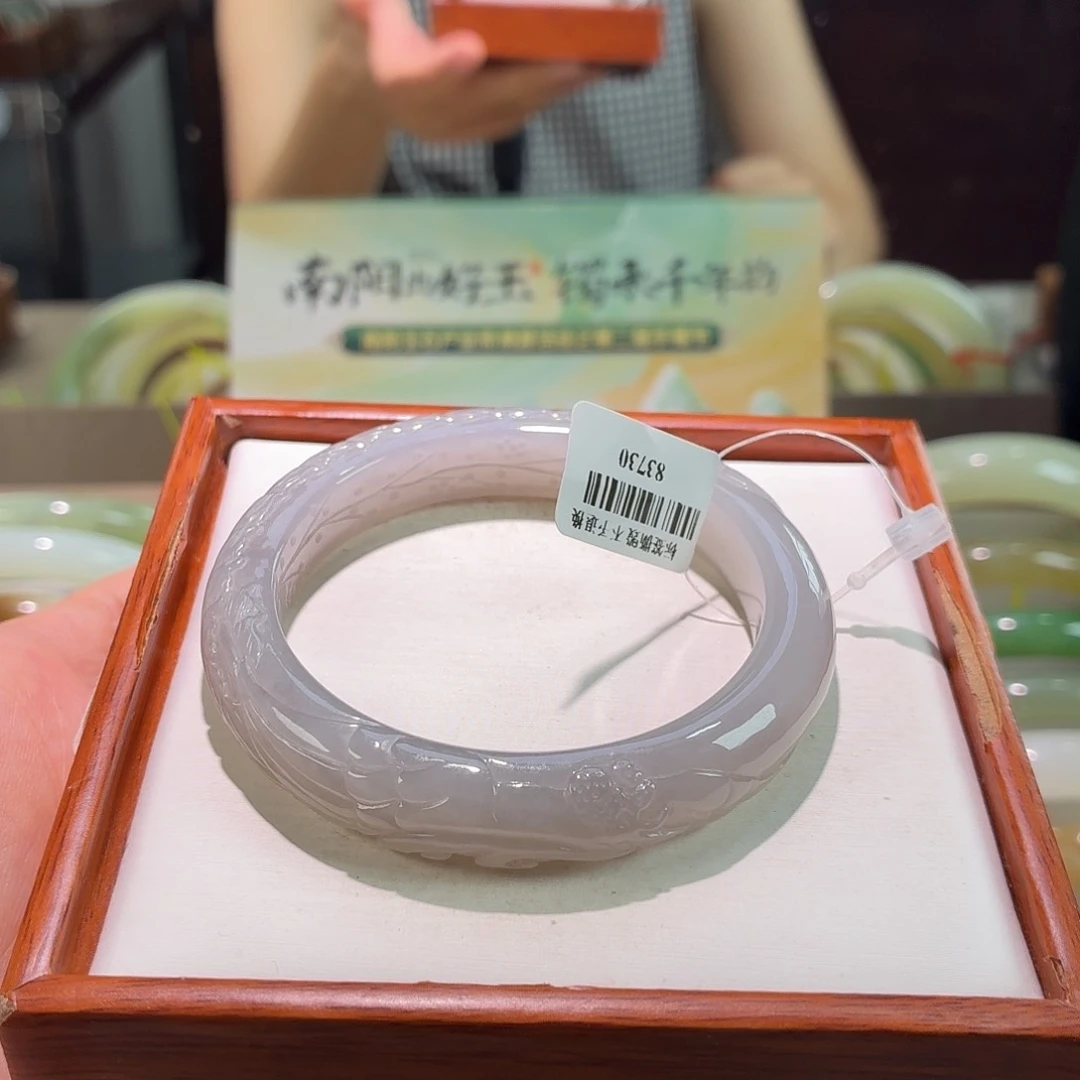 和田玉手镯未镶嵌6。 54