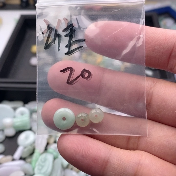 @***谁翡翠未镶嵌吊坠(不含链)