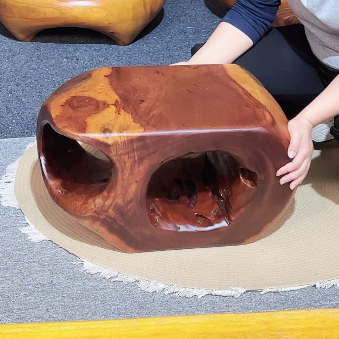 37 号香樟木尺寸：52-30-31cm