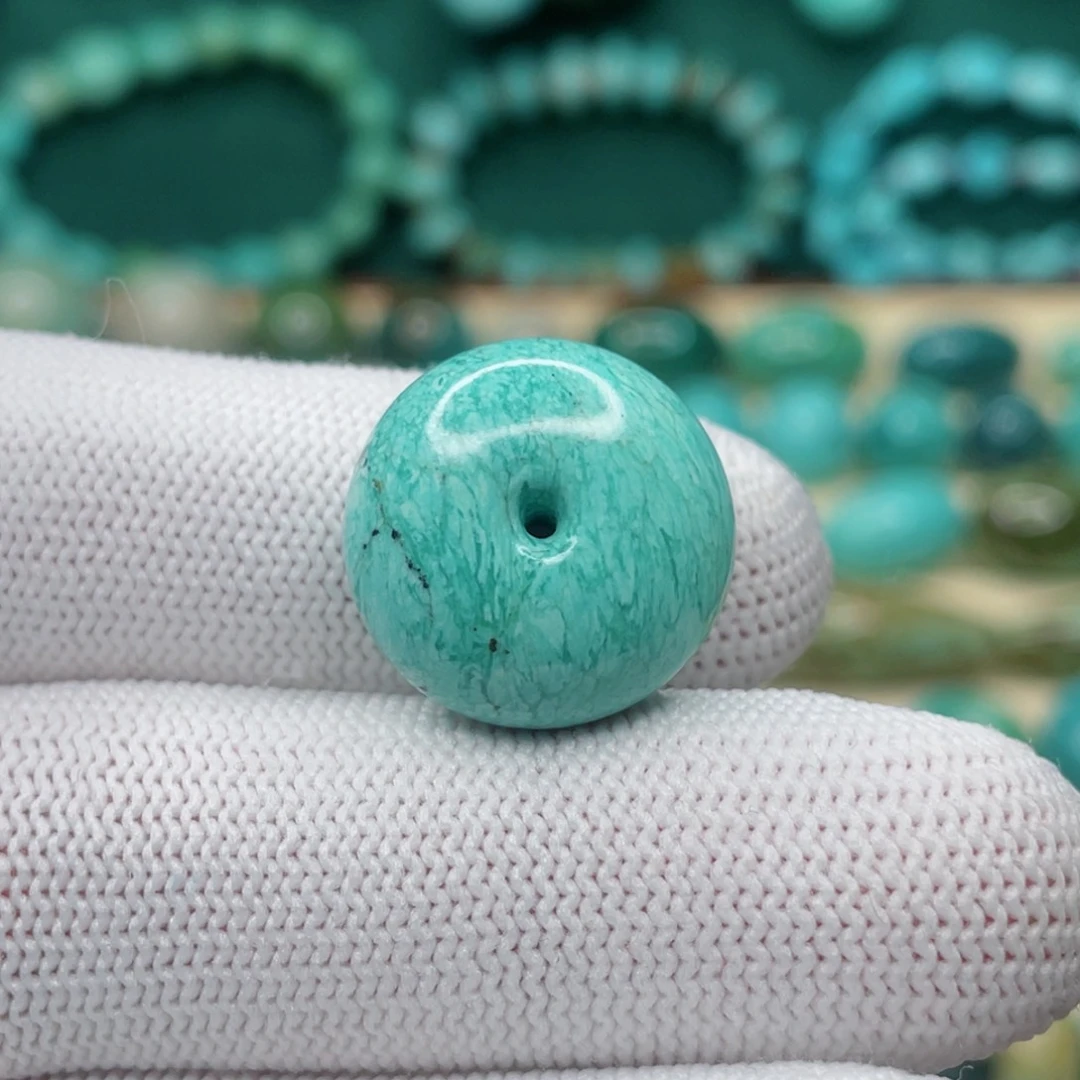 绿松石未镶嵌颈饰