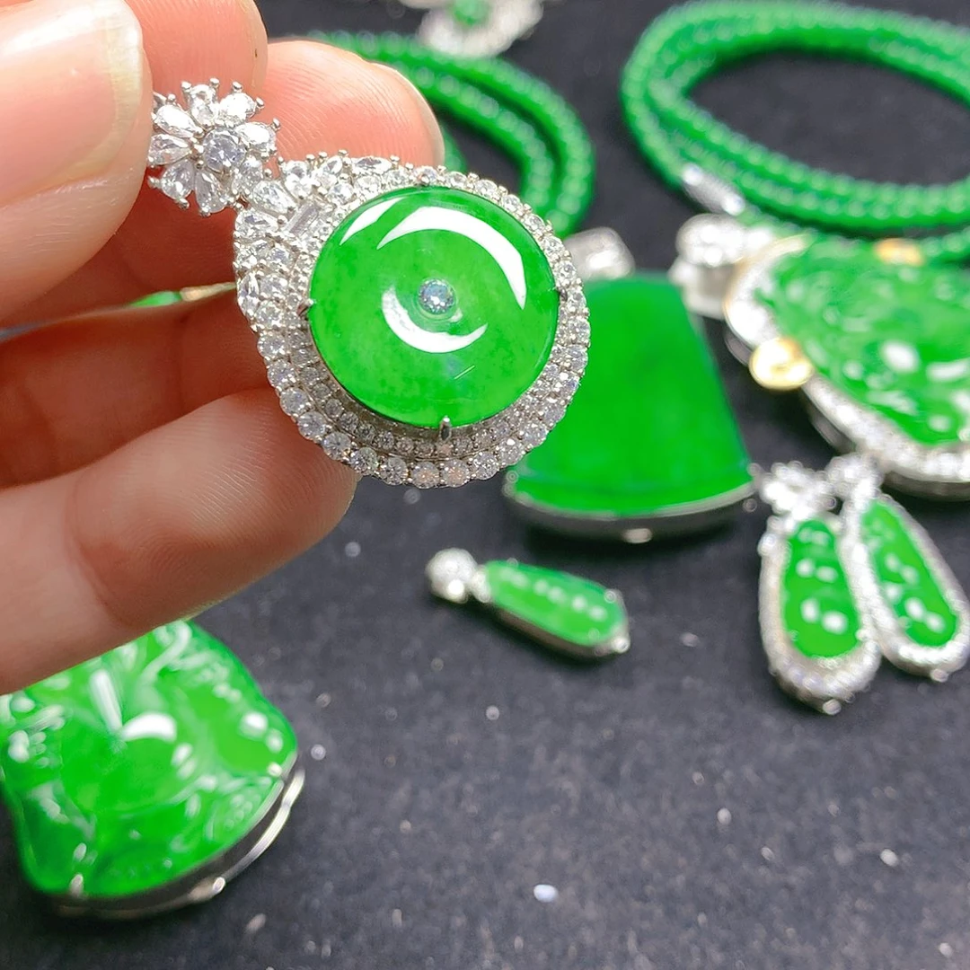 颈饰银S925镶嵌翡翠