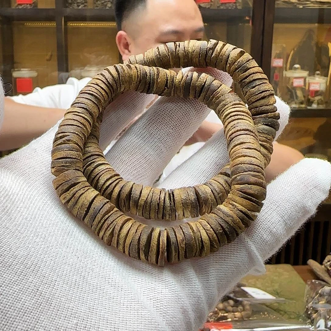 沉香手串国香棋楠老白棋片珠1.0mm13g+多样性发一串