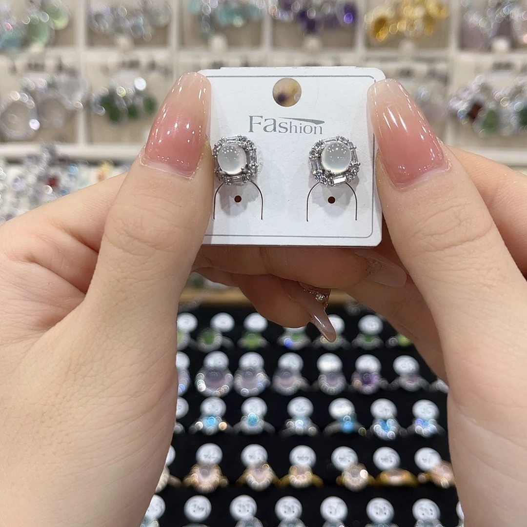 尔***,蛇纹石玉银S925镶嵌耳钉