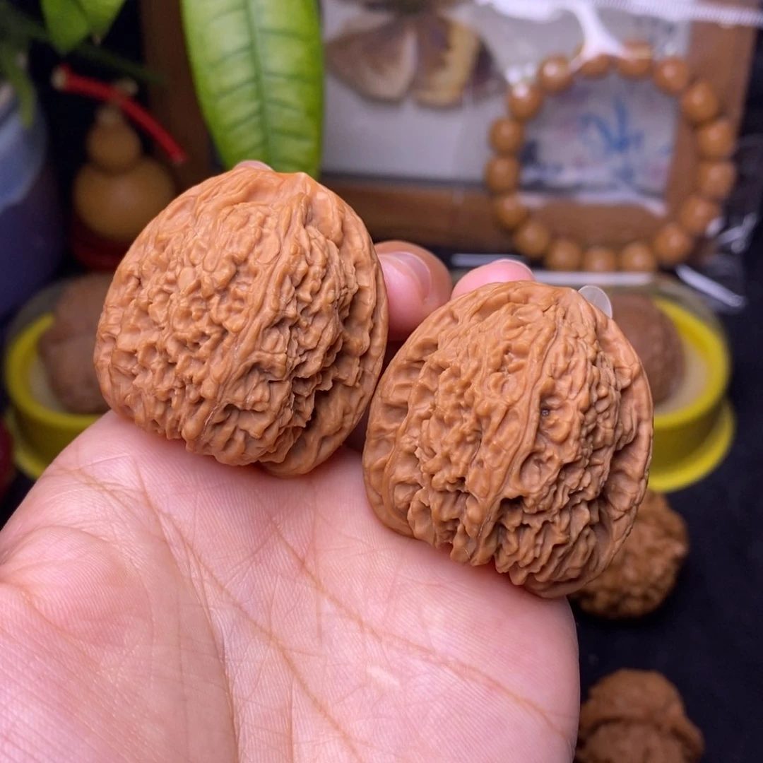 文玩核桃把件37.5高炮南疆石