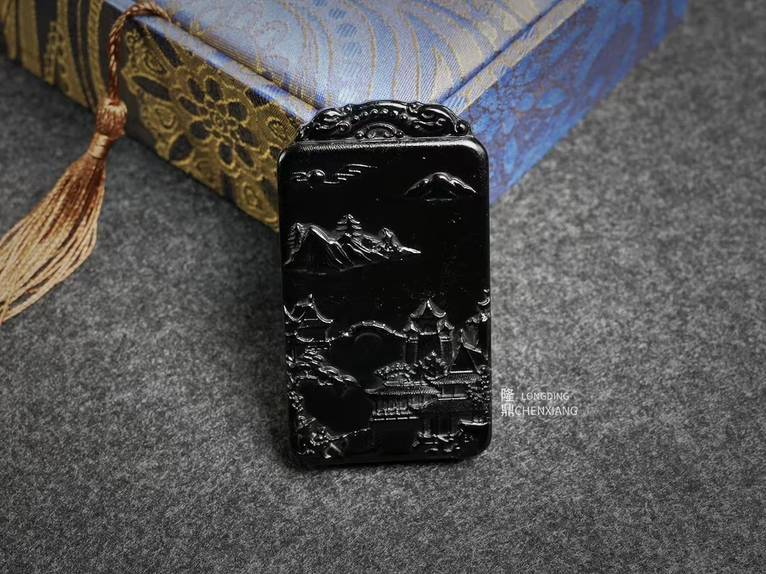 和田玉墨玉山水牌M-01