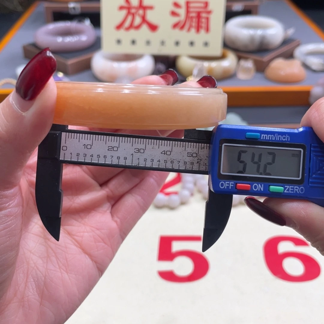 未镶嵌手镯石英质玉