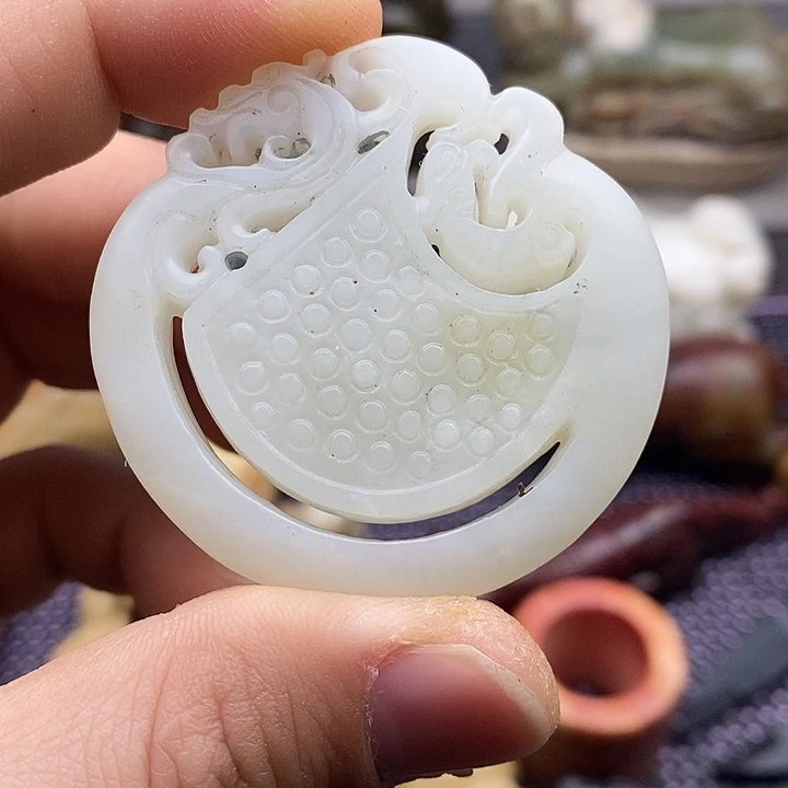未镶嵌蛇纹石玉颈饰