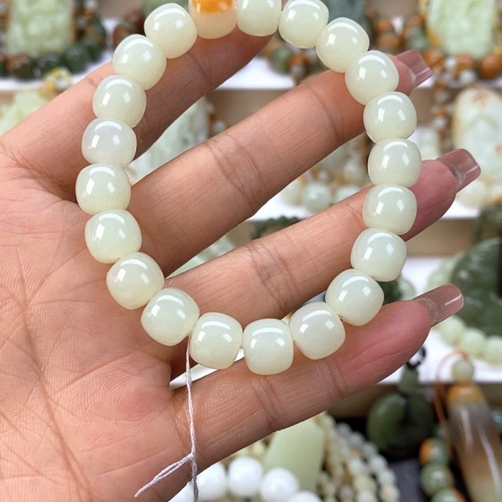 【闪购商品】透闪石质玉手串未镶嵌C****生
