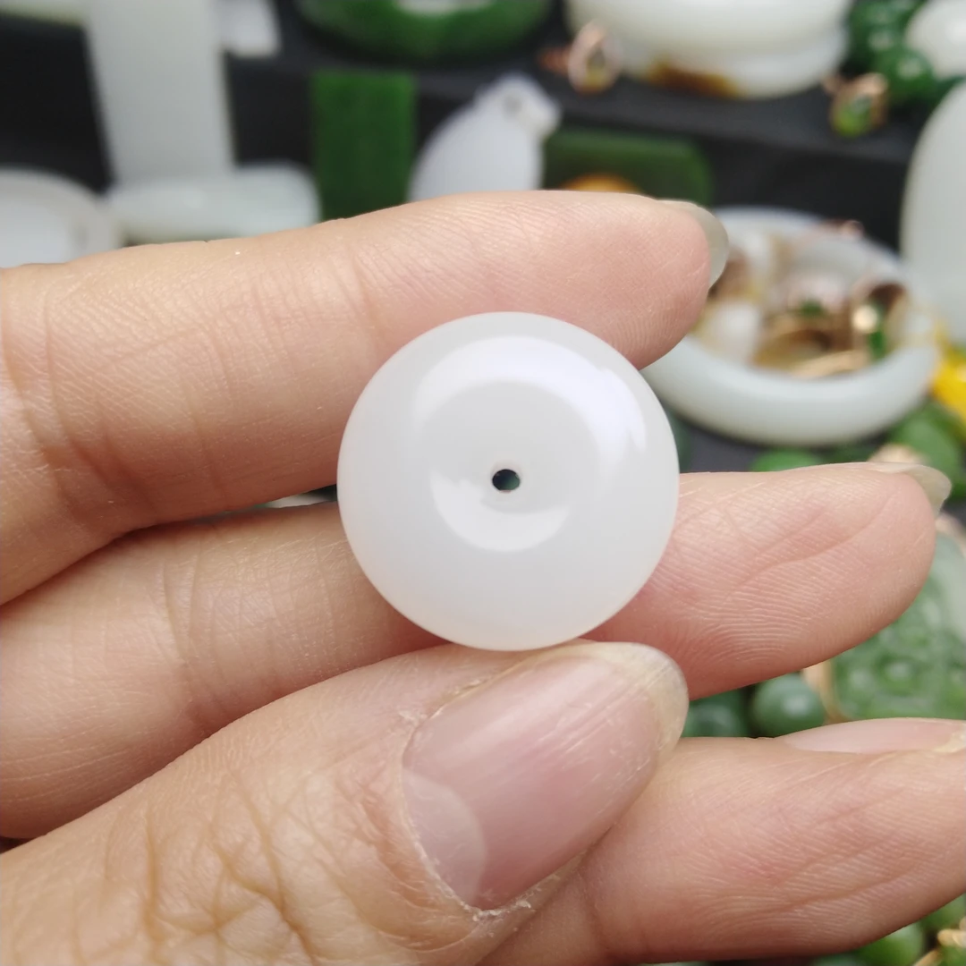 和田玉平安扣冰白底白色时尚百搭