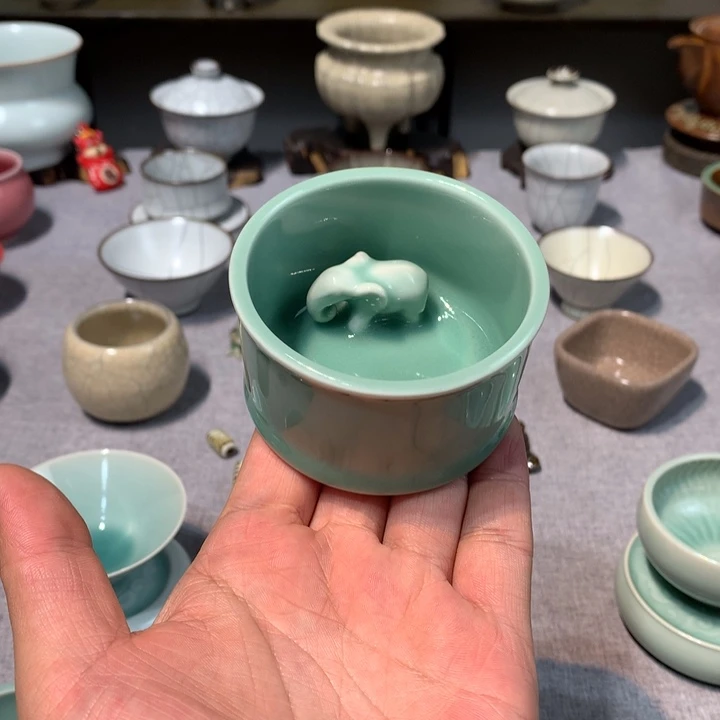 龙泉青瓷粉青釉太平有象