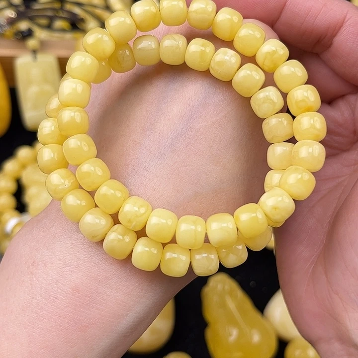 琥珀未镶嵌颈饰琥珀。多样性发其一