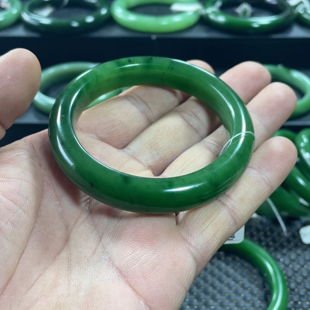 和田玉（碧玉）未镶嵌手镯