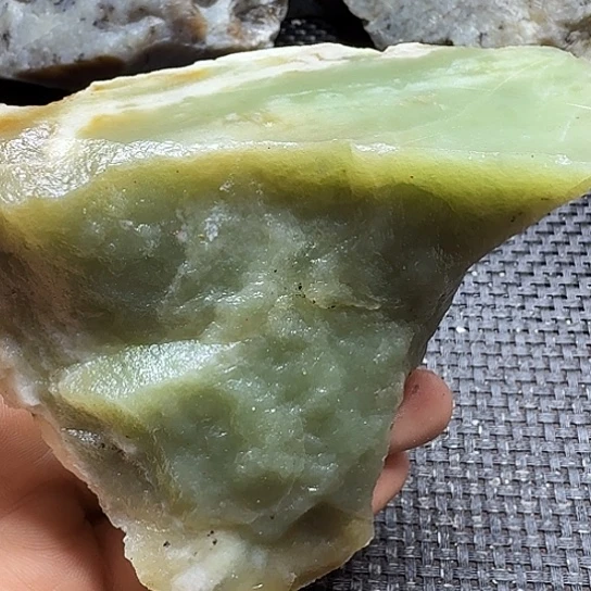和田玉（糖玉）未镶嵌珠宝半成品