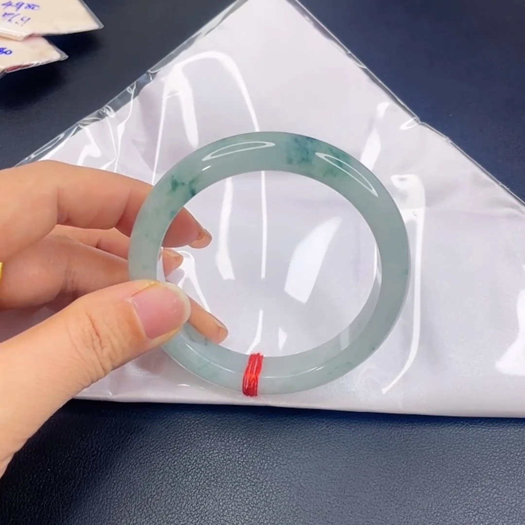 翡翠未镶嵌手镯冰飘花手镯