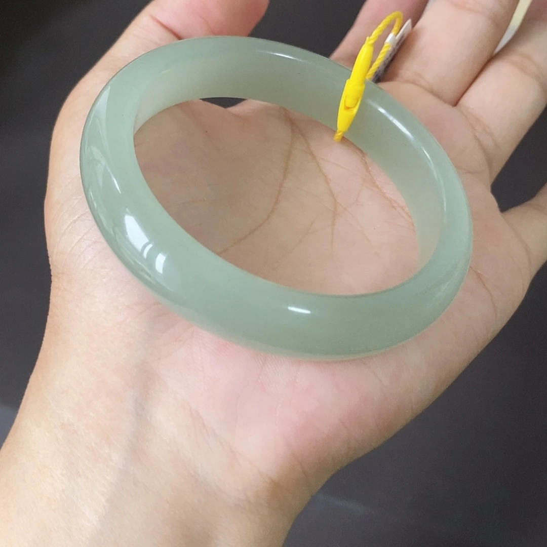未镶嵌手镯石英质玉