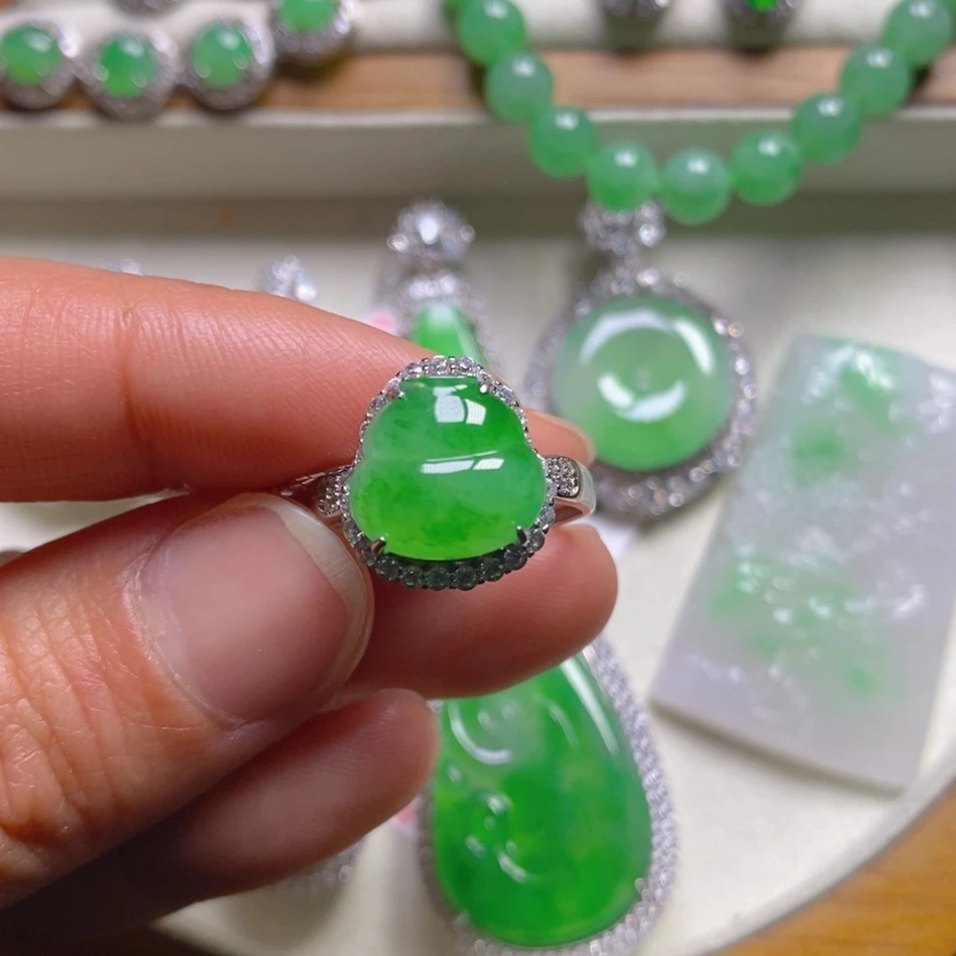 翡翠颈饰银S925镶嵌葫芦女戒