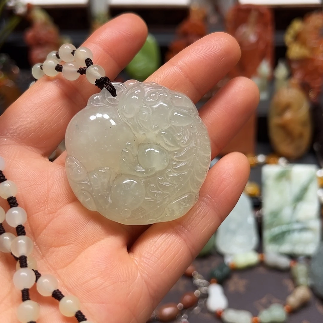 岫玉未镶嵌吊坠挂件