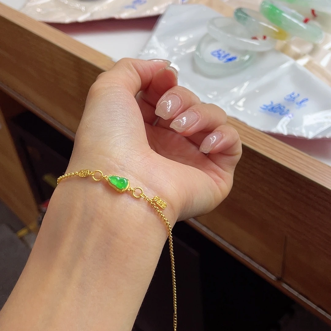 18K金镶嵌手链翡翠91 号链接