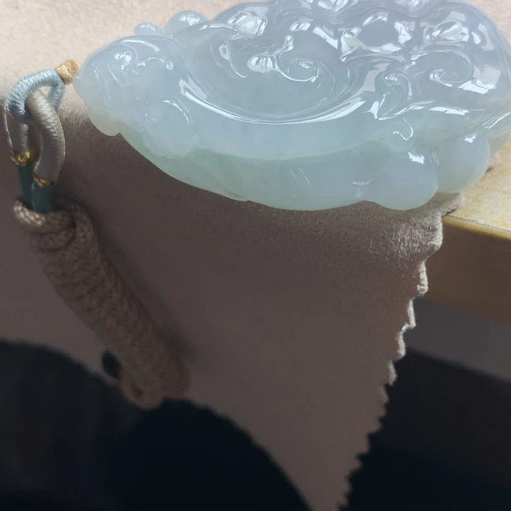 翡翠颈饰未镶嵌吊坠