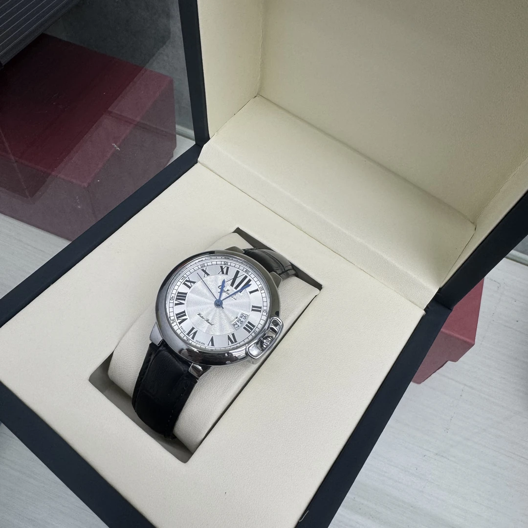 专柜正品轻奢白盘气球男士腕表潮流时尚（浩5）