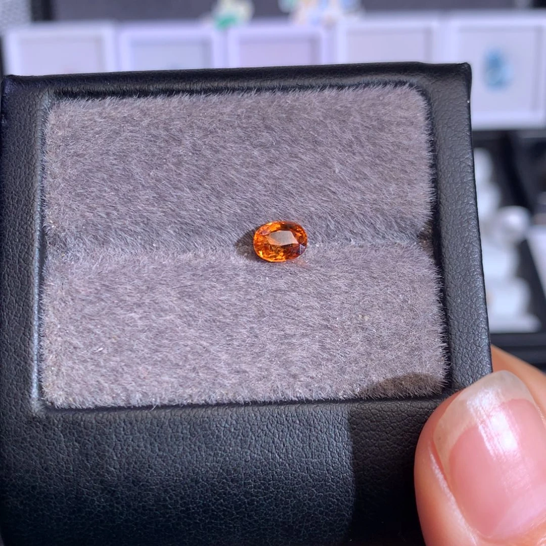 未镶嵌珠宝半成品石榴石（芬达石）0.96ct
