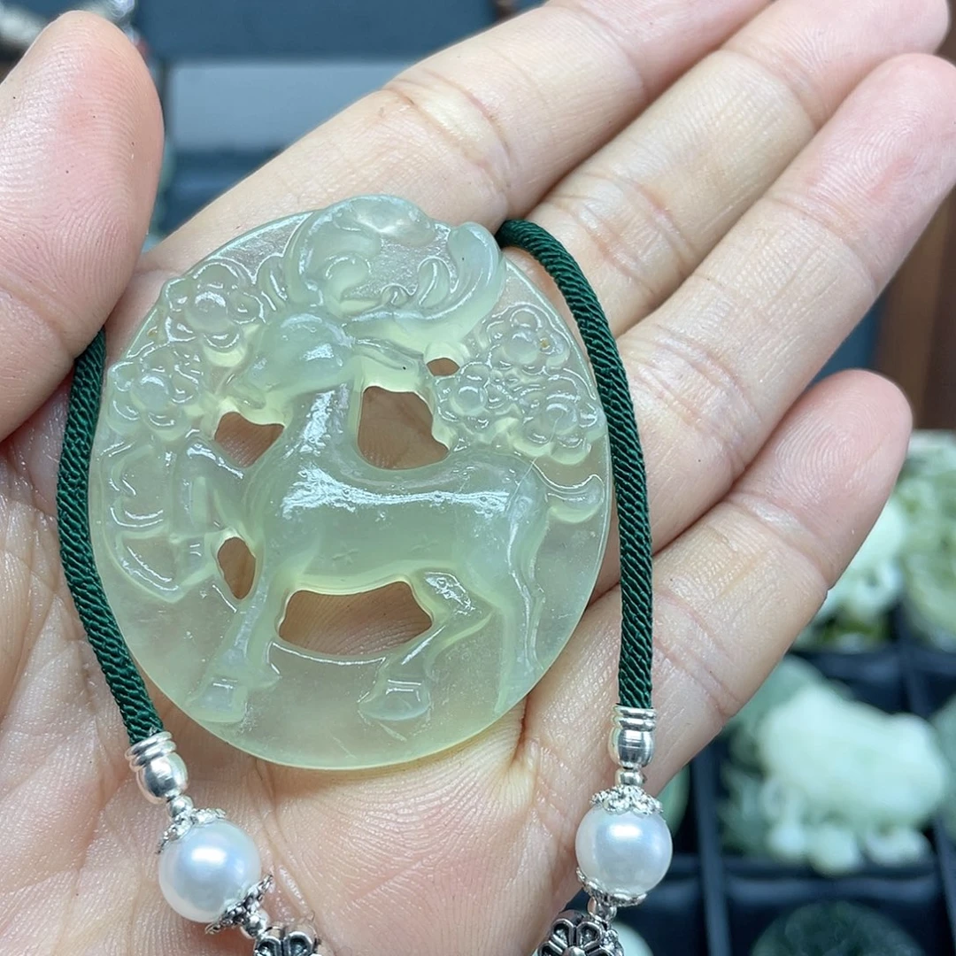 蛇纹石玉未镶嵌颈饰